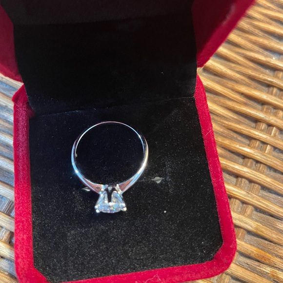 1 CT Moissanite Solitaire Size 6 - Picture 5 of 8